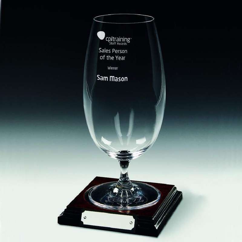 680ml Beer Glass on Wood Stand – Clear