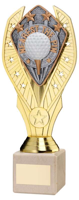 GOLD PLASTIC HOLDER+NEAREST THE PIN DISC+CREAM MARBLE TROPHY (1in CEN) – 7.75in