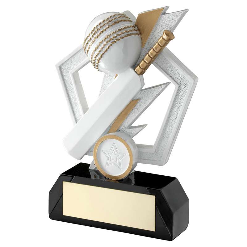 WHITE/GOLD/BLACK CRICKET BAT AND BALL ON PENTAGON WITH PLATE (1in CEN) – 5.25″